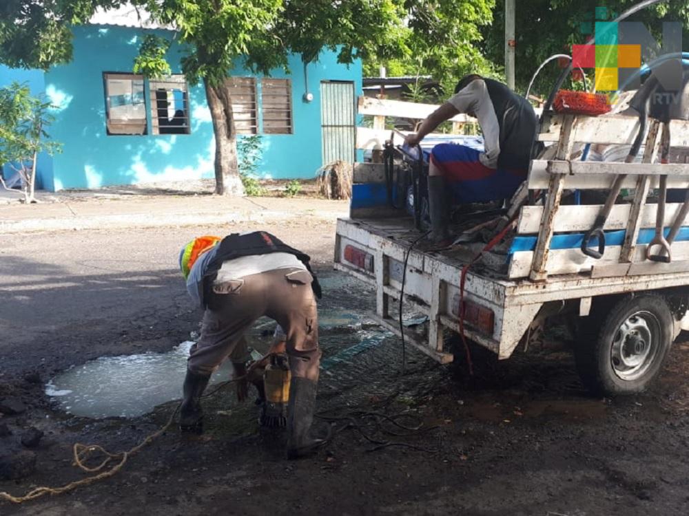 Reparan fuga de agua en colonia del municipio de Veracruz