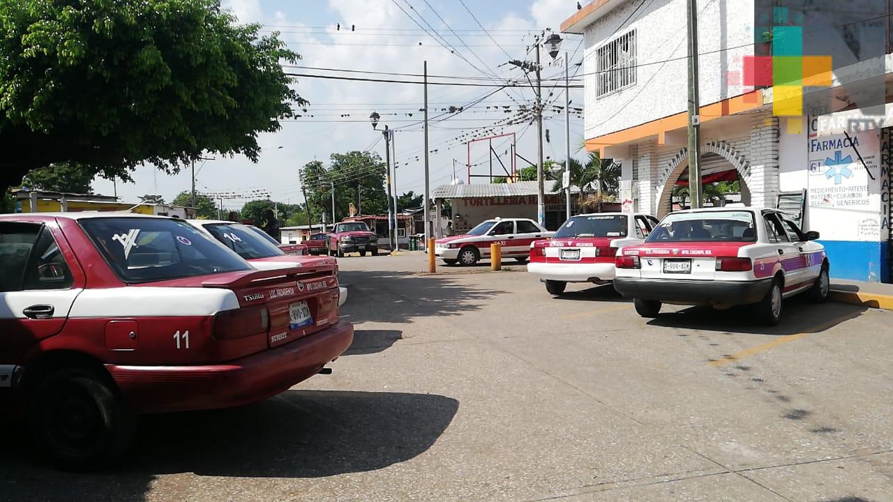 Taxistas de Providencia protestan porque autoridades de Omealca les impiden trabajar