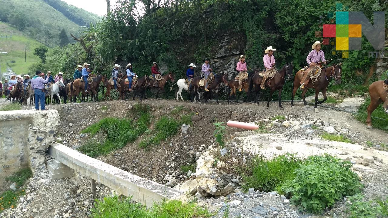 En el municipio indígena de Texcatepec solicitan rehabilitación de su puente vehicular