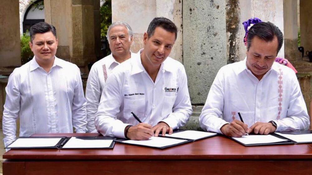 Signan gobernadores de Oaxaca y Veracruz, acuerdo de cooperación en materia de turismo