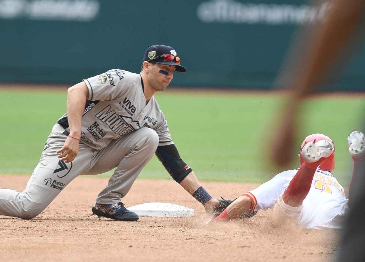 Diablos del México se impone a Sultanes en beisbol mexicano
