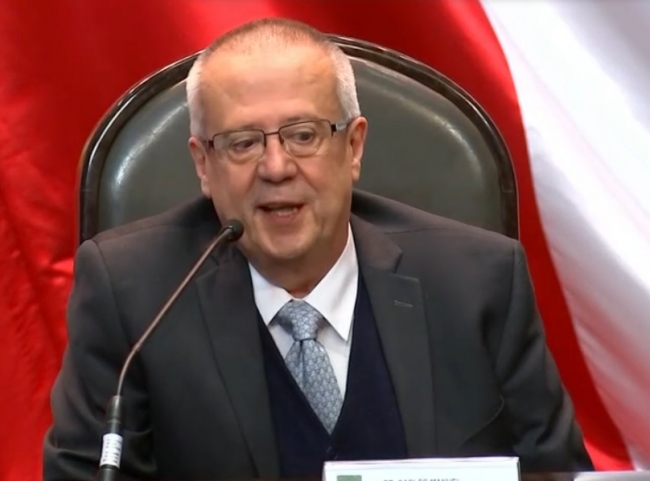 Carlos Urzúa  renuncia como secretario de Hacienda
