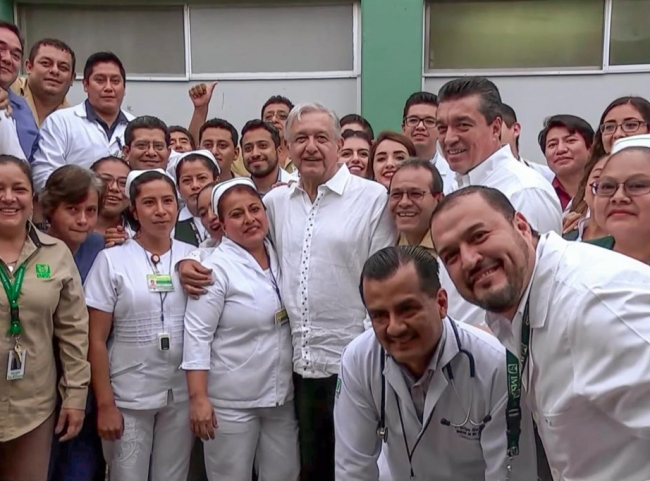 López Obrador recorre hospitales de Zongolica y Coscomatepec