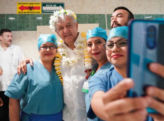 Exdirector de Coneval ganaba 220 mil pesos, denuncia AMLO