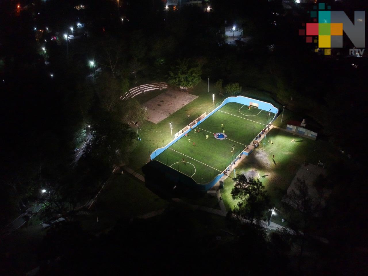 Rehabilitan espacios deportivos en Tantoyuca