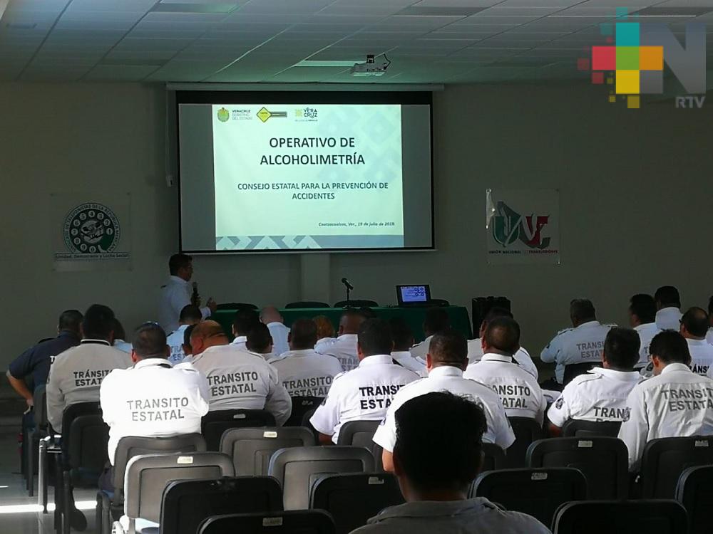 Capacitan y orientan a elementos de Tránsito de Coatzacoalcos