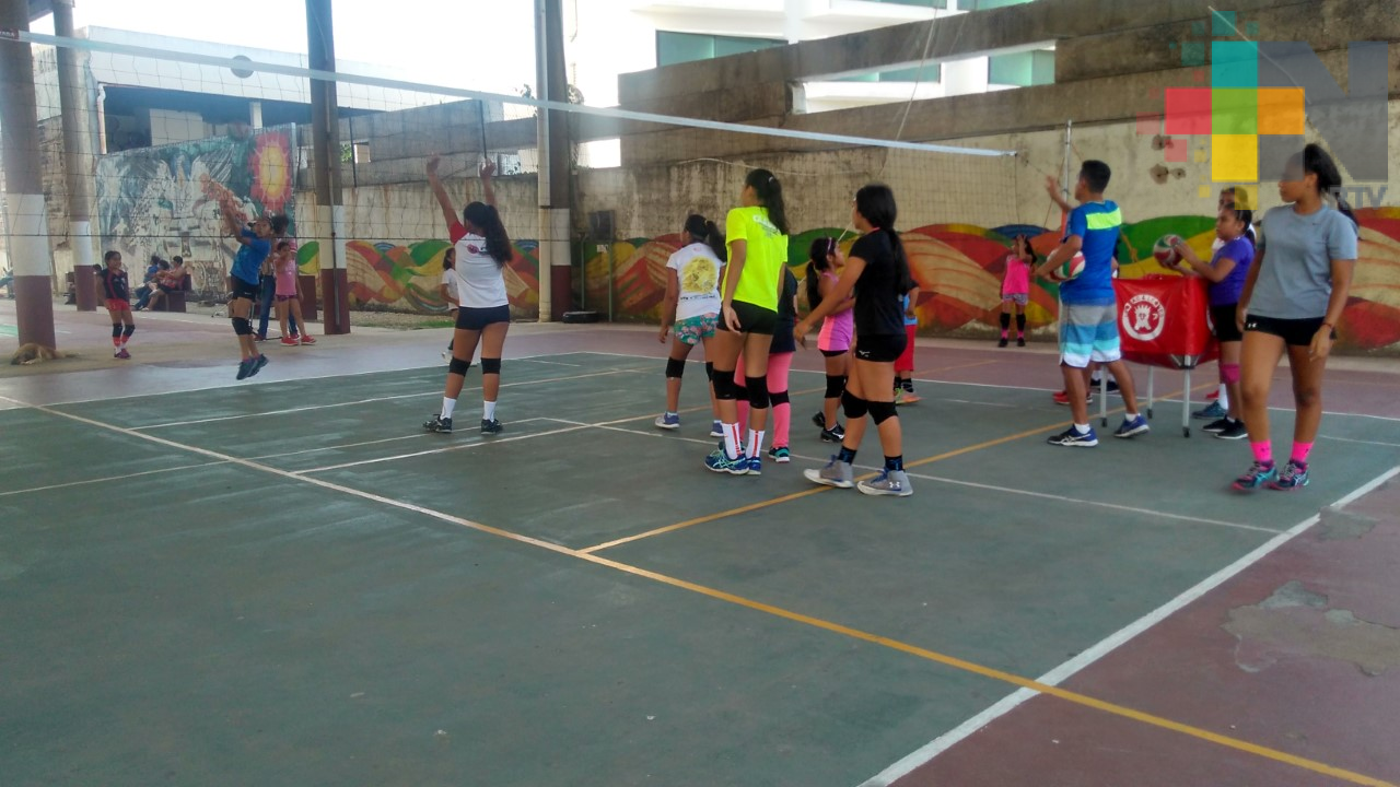 Leones de Cotzacoalcos a Festival Nacional de Voleibol