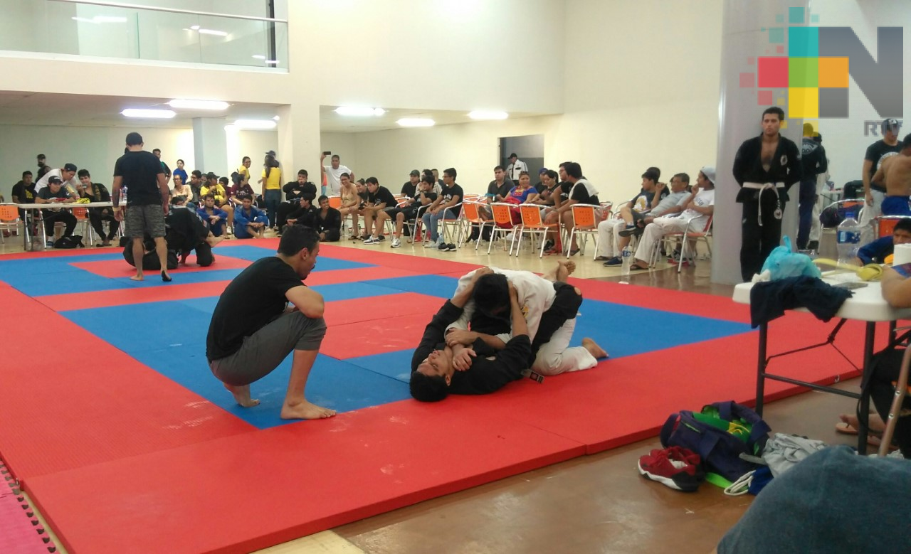 Alejandra Cruz ganó Abierto Coatza de Jiujitsu