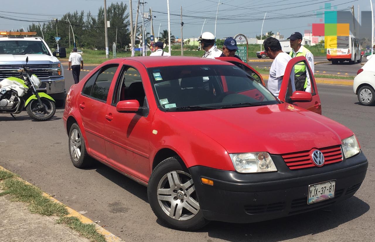 Realizan operativo para detectar vehículos con polarizados, en la carretera Veracruz-El Tejar