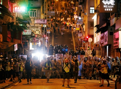 Liberan a 44 personas detenidas durante protestas en Hong Kong