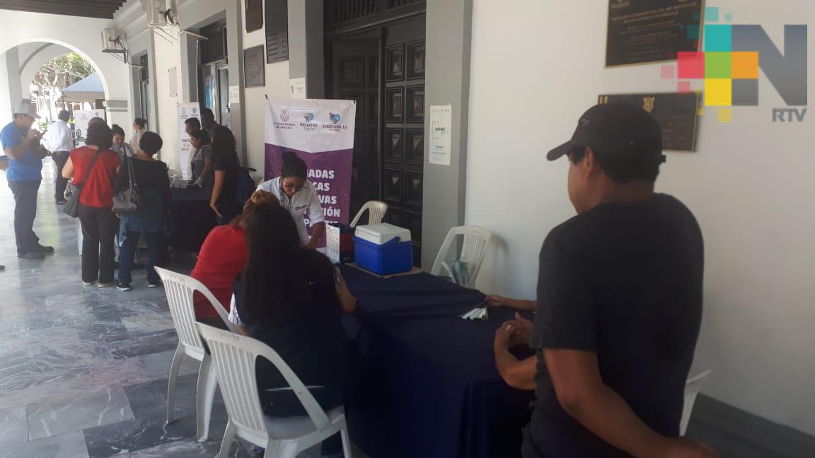Realizan pruebas para detectar hepatitis, en bajos del palacio municipal de Veracruz