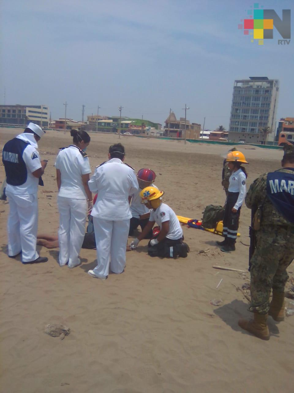 Rescata SEMAR a persona en playa de Coatzacoalcos