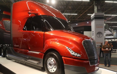 Reportan cifra récord de producción de vehículos pesados