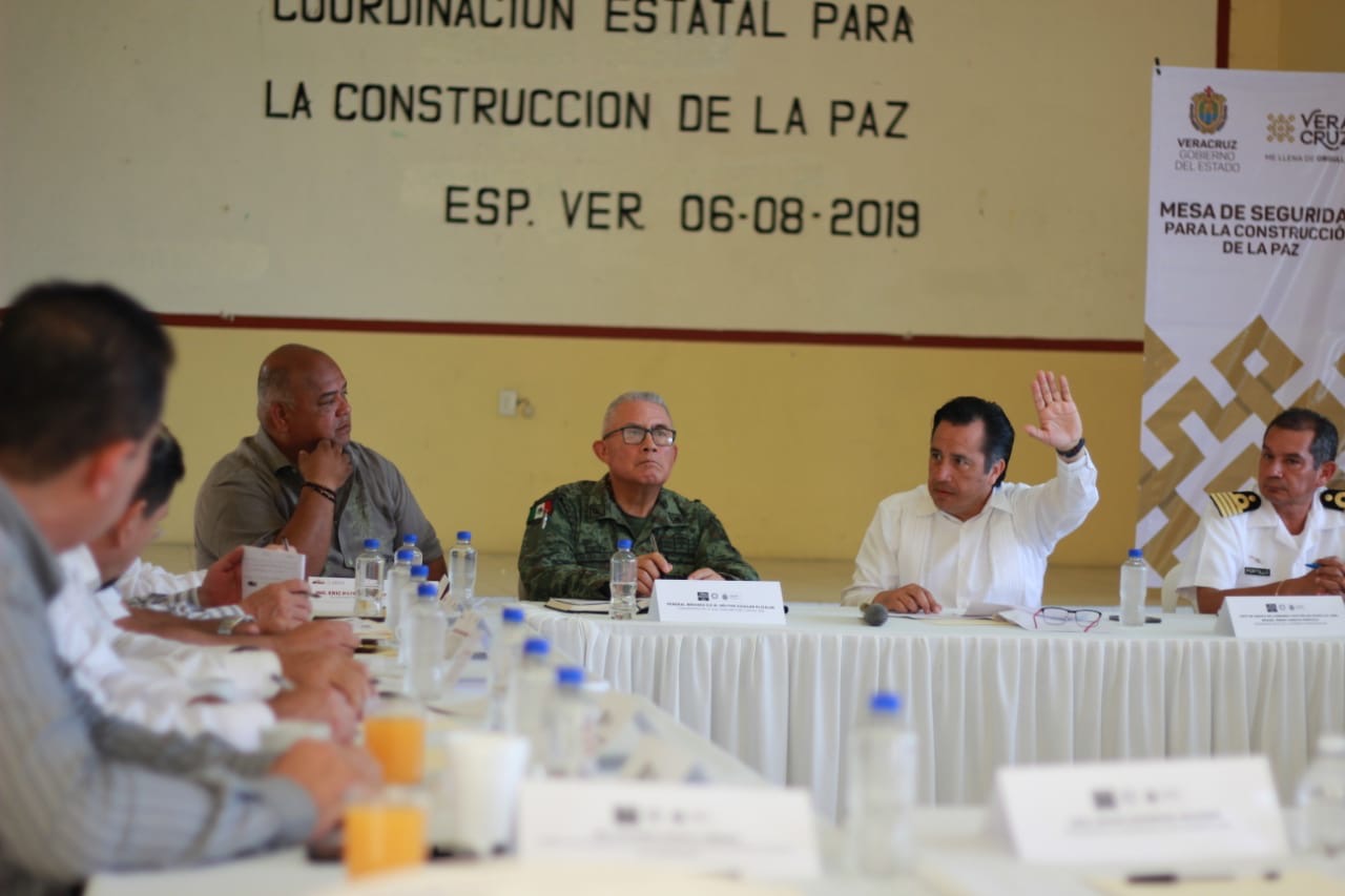 Encabezó el gobernador reunión de seguridad en Espinal, región del Totonacapan