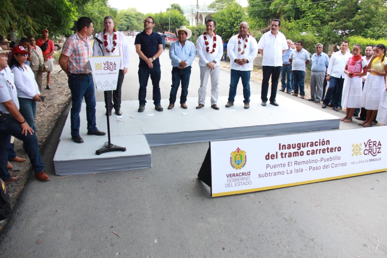 Inauguró gobernador importante obra carretera en la región del Totonacapan
