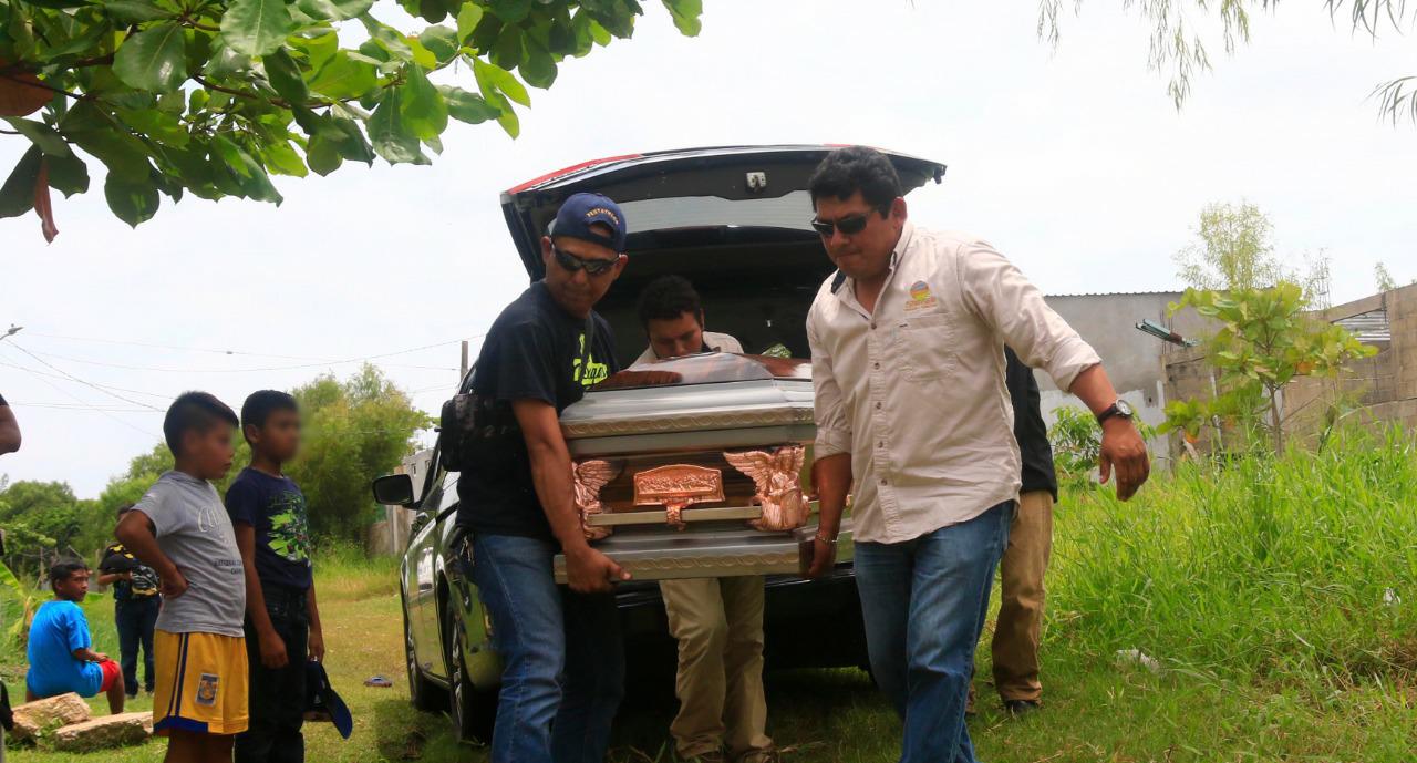 Sepultan a 14 de las 29 víctimas del ataque a bar en Coatzacoalcos