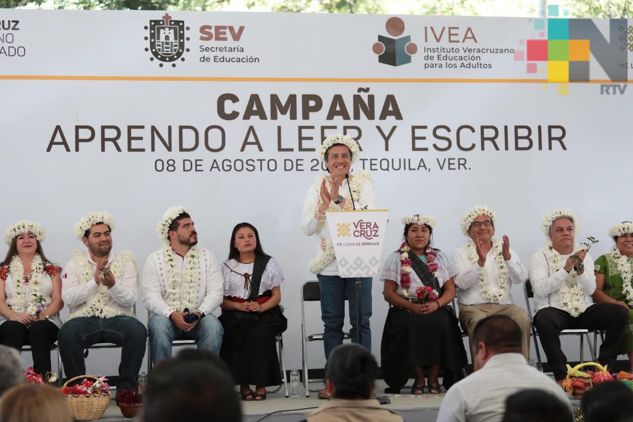 Anuncia Cuitláhuac García alianza con el Fondo de Cultura para abatir el analfabetismo