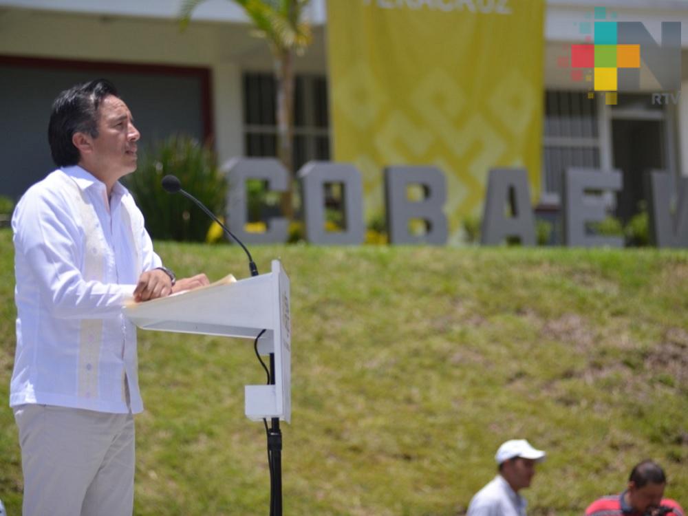 Entrega gobernador Cuitláhuac García nuevas instalaciones para el Cobaev 52, en Cosautlán
