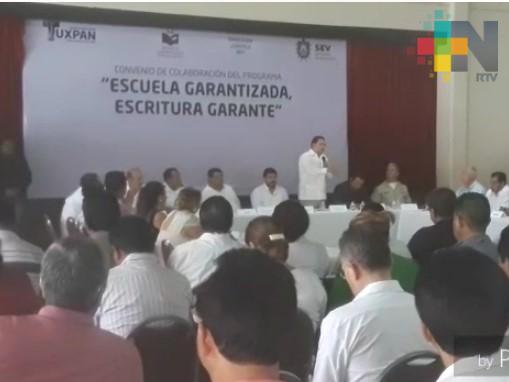 Brindan certeza jurídica a escuelas de Tuxpan