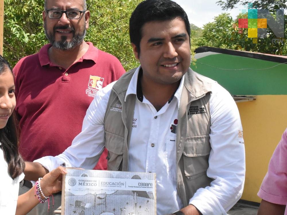 IVEA refuerza acciones para atender el analfabetismo en Tantoyuca