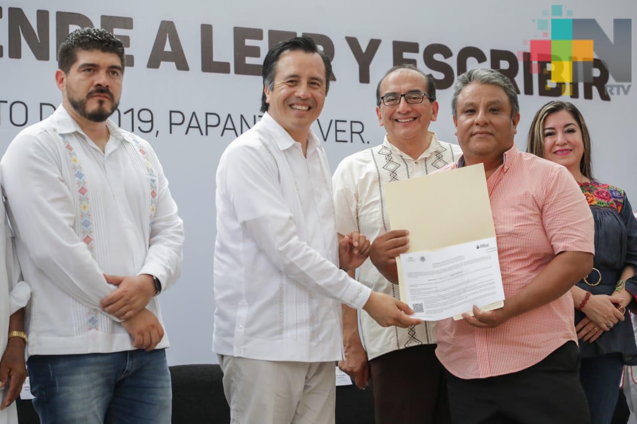Gobierno de Cuitláhuac García abatirá el analfabetismo en Veracruz
