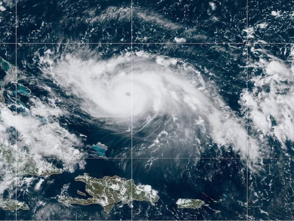 Huracán Dorian se intensifica a categoría 4 en su camino a Florida