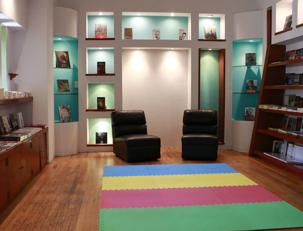 La Librería IVEC ofrece diversos títulos editoriales