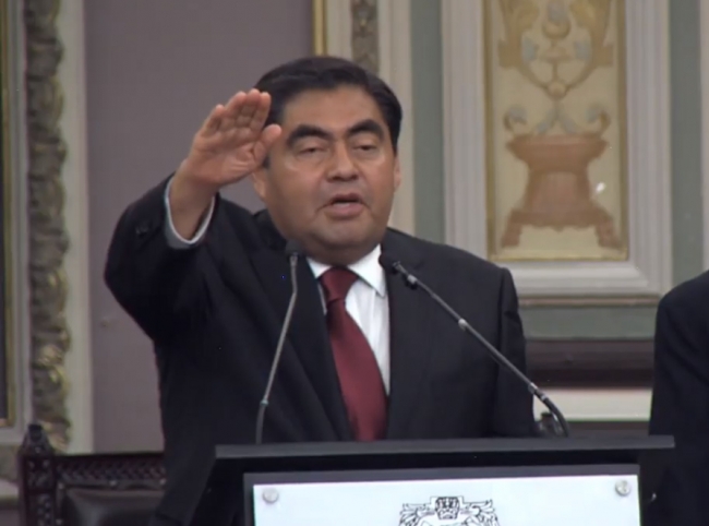 Gobierno incluyente, promete Barbosa al rendir protesta en Congreso