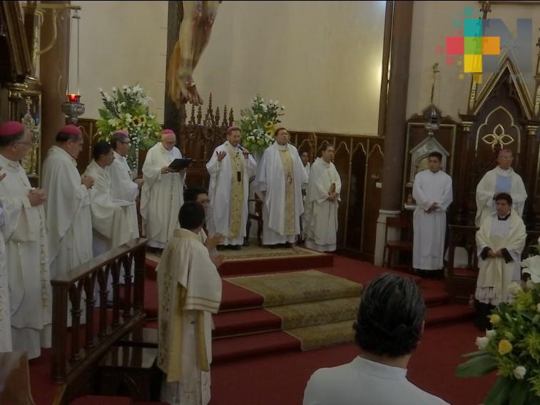 Arzobispo de Xalapa celebra misa exequial de cardenal emérito Sergio Obeso
