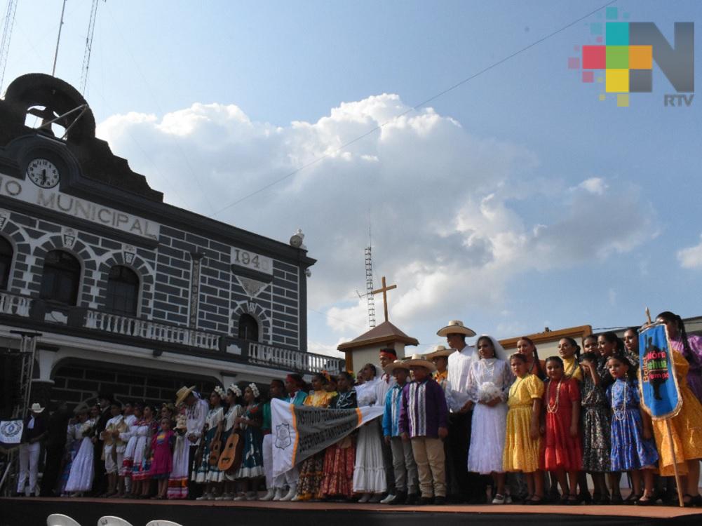 Más de 400 danzantes de 11 estados participaron en el Mitote Folclórico