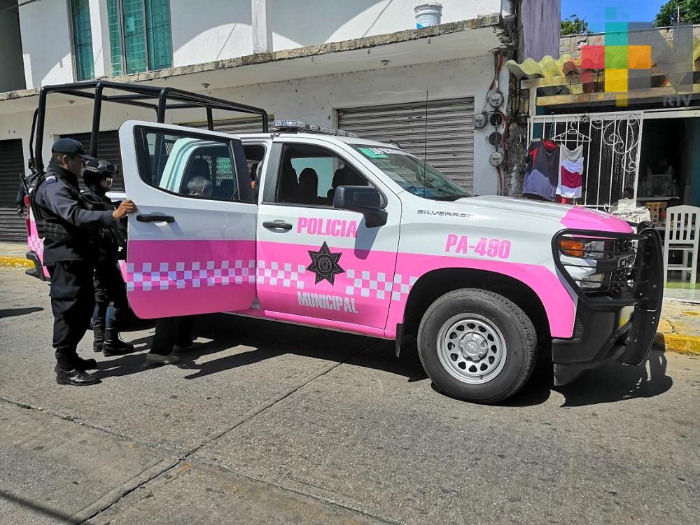 Patrulla rosa de Coatzacoalcos atiende su primer caso de violencia intrafamiliar