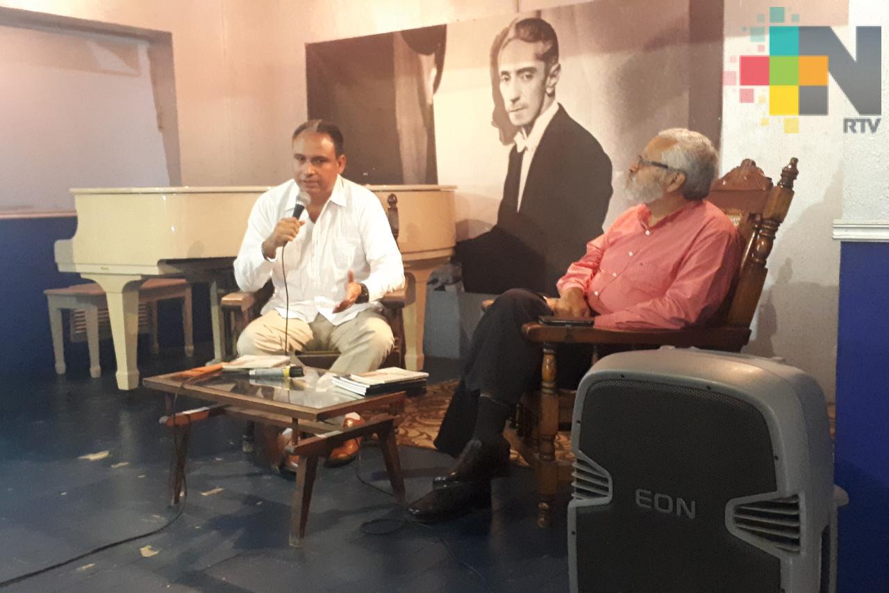 Presenta Rafael Figueroa el libro Danzoneros del Puerto de Veracruz