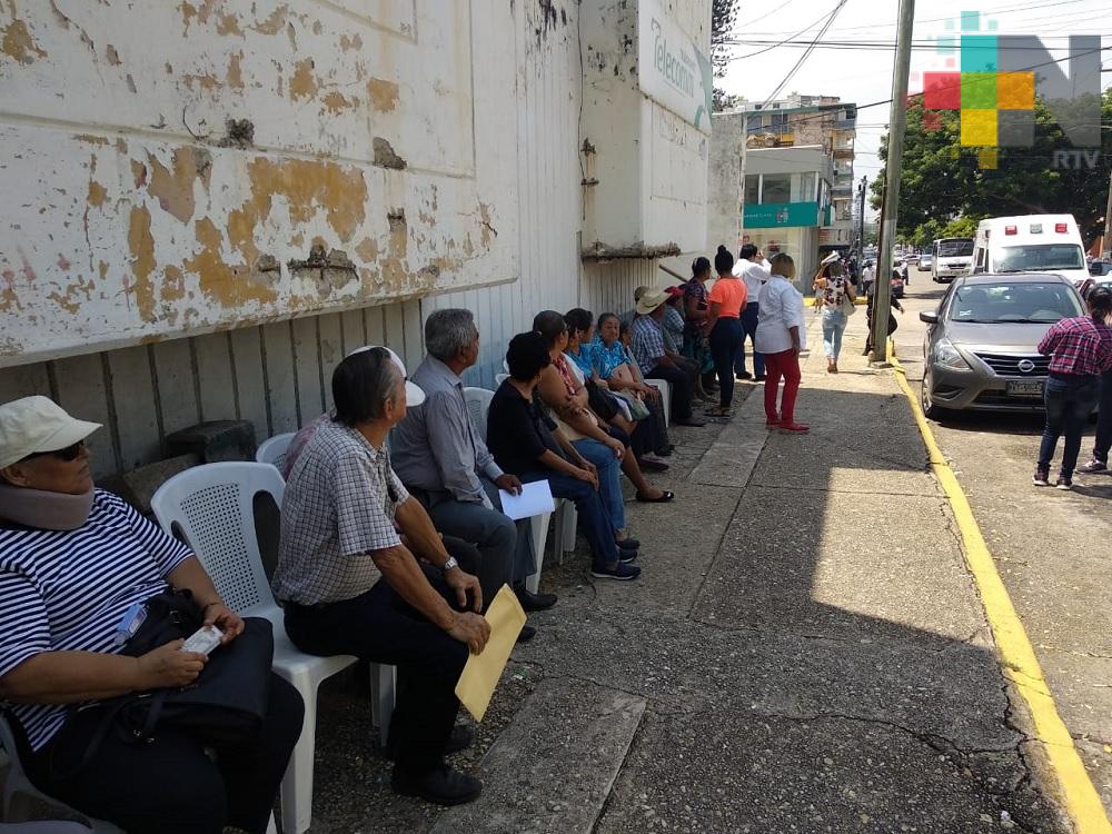 Secretaría del Bienestar entrega pago a adultos mayores de Coatzacoalcos