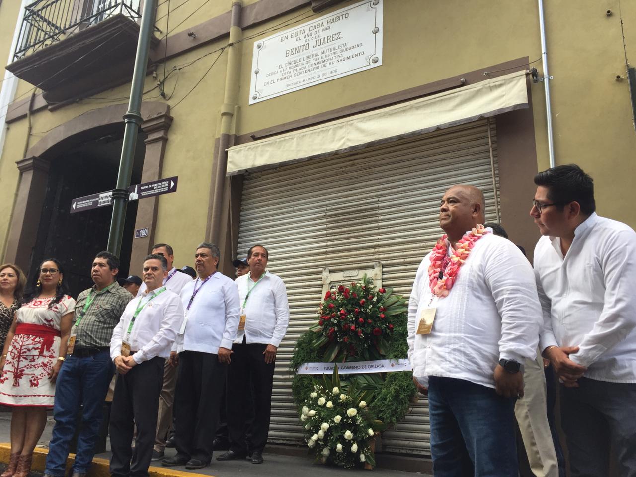 Encabeza Eric Cisneros guardia de honor en casa que habitó Benito Juárez, en Orizaba