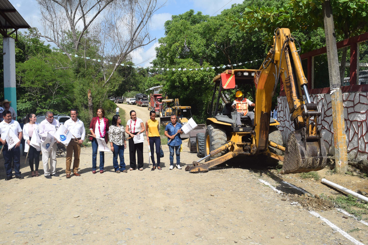 Lleva CAEV servicios de agua, drenaje y saneamiento a municipios con rezago