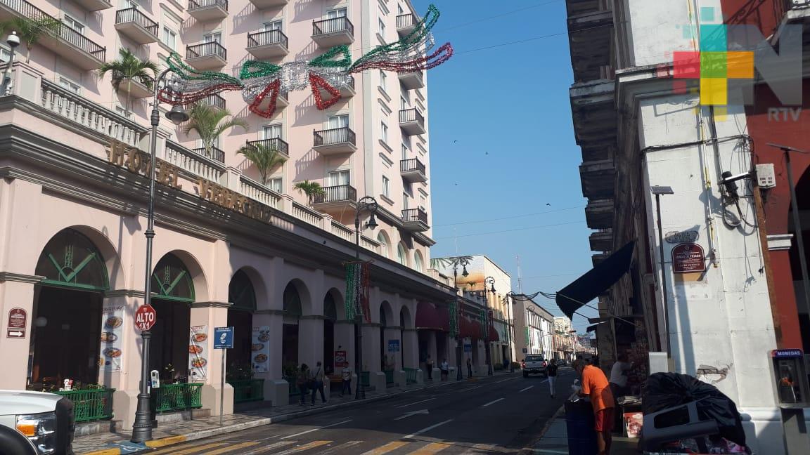 Adornan Puerto de Veracruz para fiestas patrias