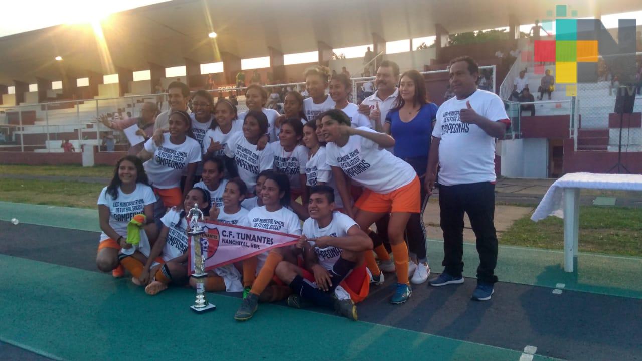 Nanchital ganó Torneo de futbol «Esperanza en la mujer»