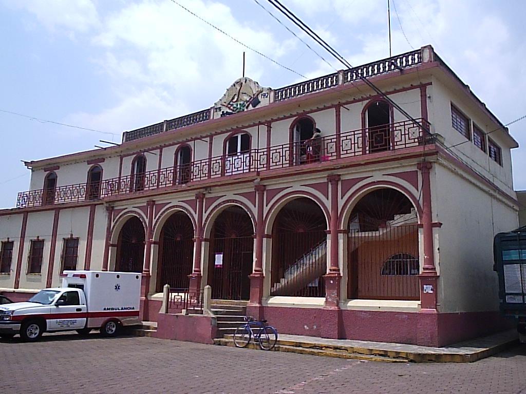 Alcalde y regidor único de Acatlán inscritos en registro nacional y estatal de violentadores