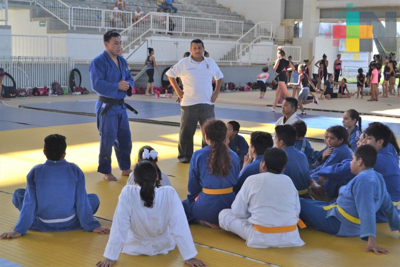 Imparte judoka olímpico Clínica en Arena Veracruz