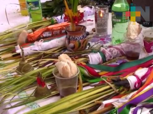 Practican medicina tradicional indígenas de la tercera edad en la sierra norte de Veracruz