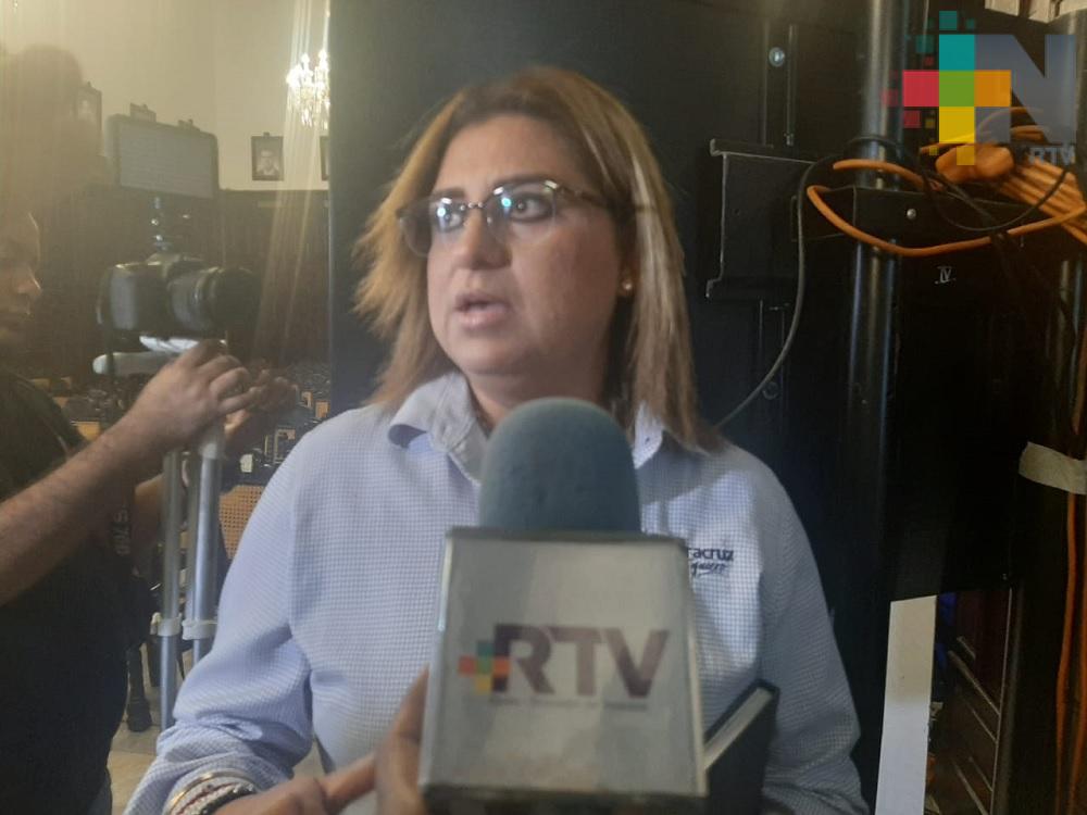 Apoya ayuntamiento de Veracruz con equipo a escuelas robadas