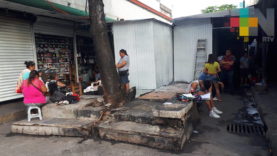 Cancelarán espacios de puestos incendiados en Veracruz