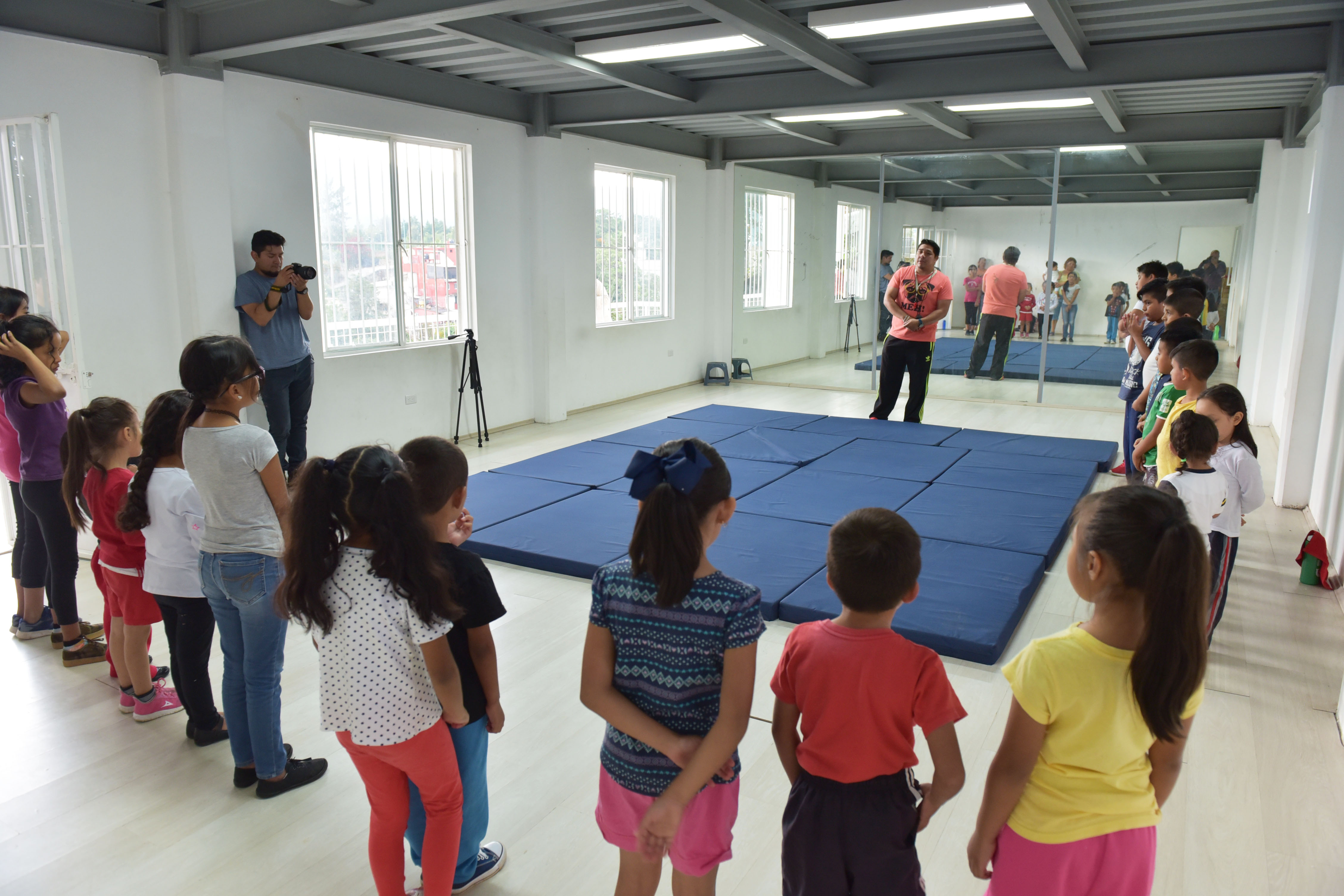Asisten más de 3 mil personas a escuelas deportivas municipales en Xalapa