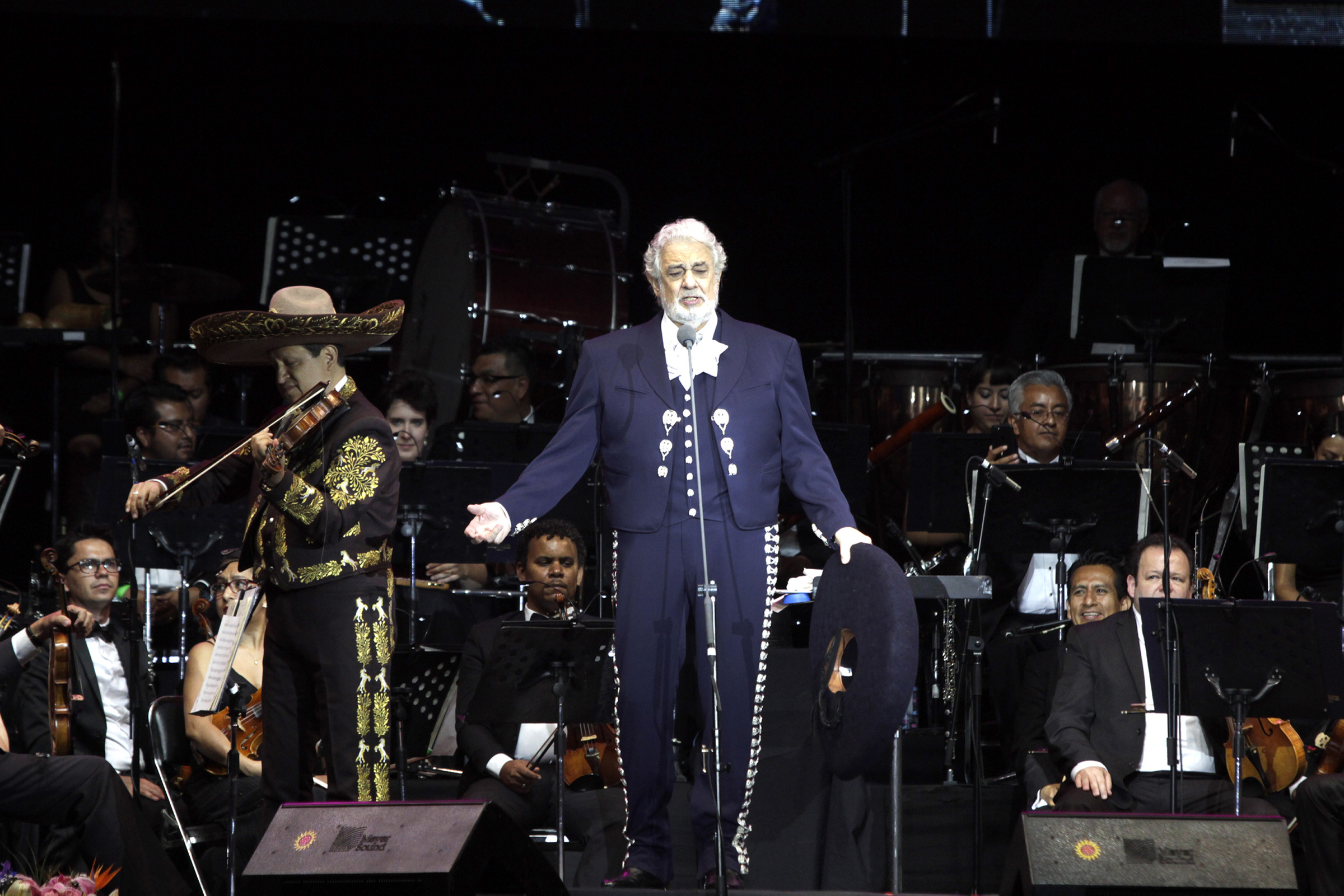 Plácido Domingo deja Ópera de Los Ángeles