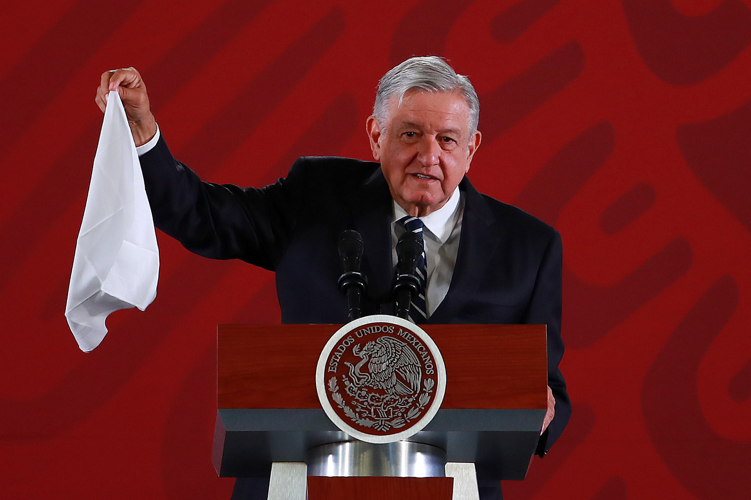 AMLO toma la palabra a los adversarios que sugieren reconciliación