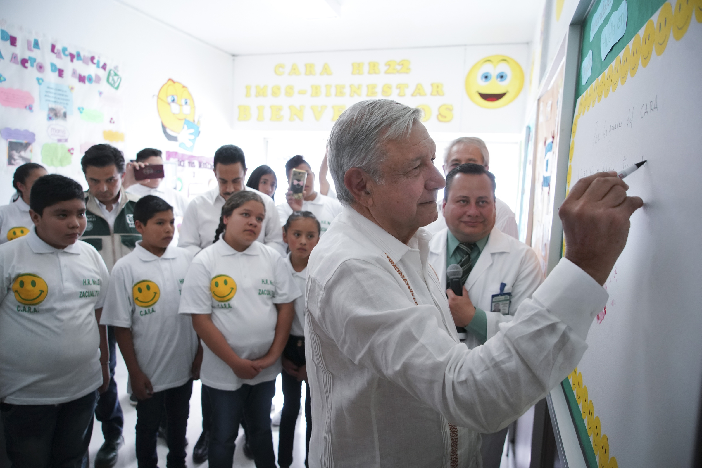 Ni impuestos nuevos ni más deuda en dos años, refrenda AMLO