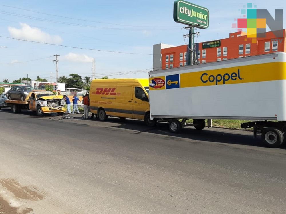 Accidente automovilístico en carretera federal Veracruz-Xalapa