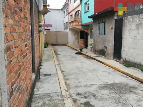 Vecinos piden abrir callejón bloqueado por particular en Córdoba