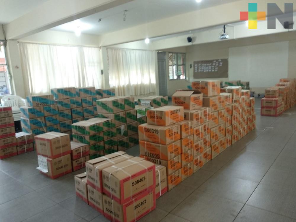 Empacan libros de texto gratuito, para entregar en escuelas de Veracruz: SEV