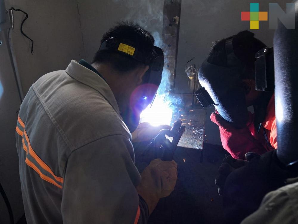 Ante pérdida de empleos, crece demanda por aprender un oficio